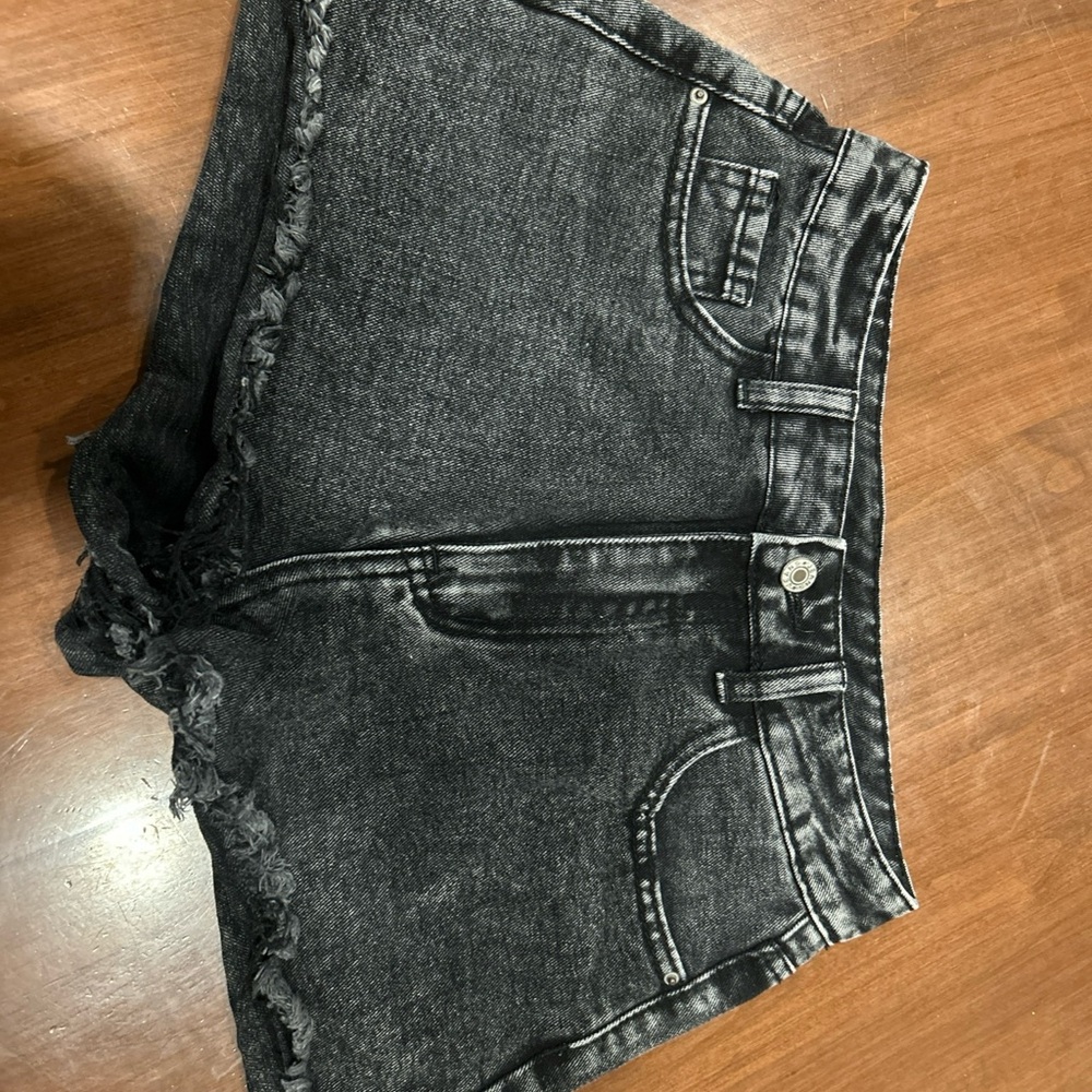SHEIN-3 pairs Women’s Black Frayed Hem Jean Shorts